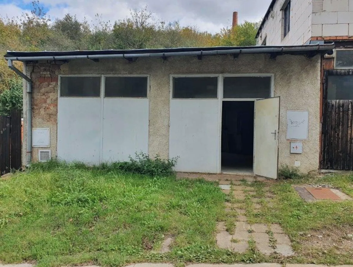 Pronájem skladového prostoru 85 m²